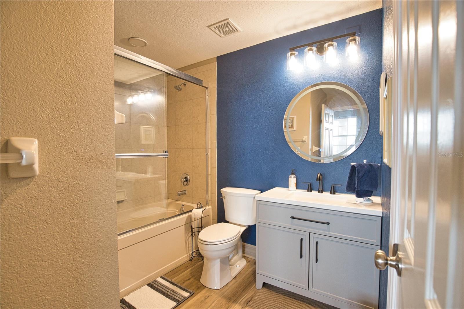 BLACKBURN HARBOR RESIDENCES - Residential Lease