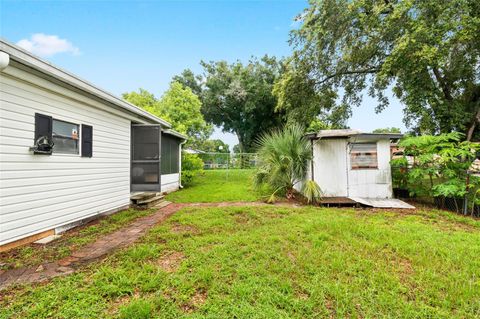 A home in LAKELAND