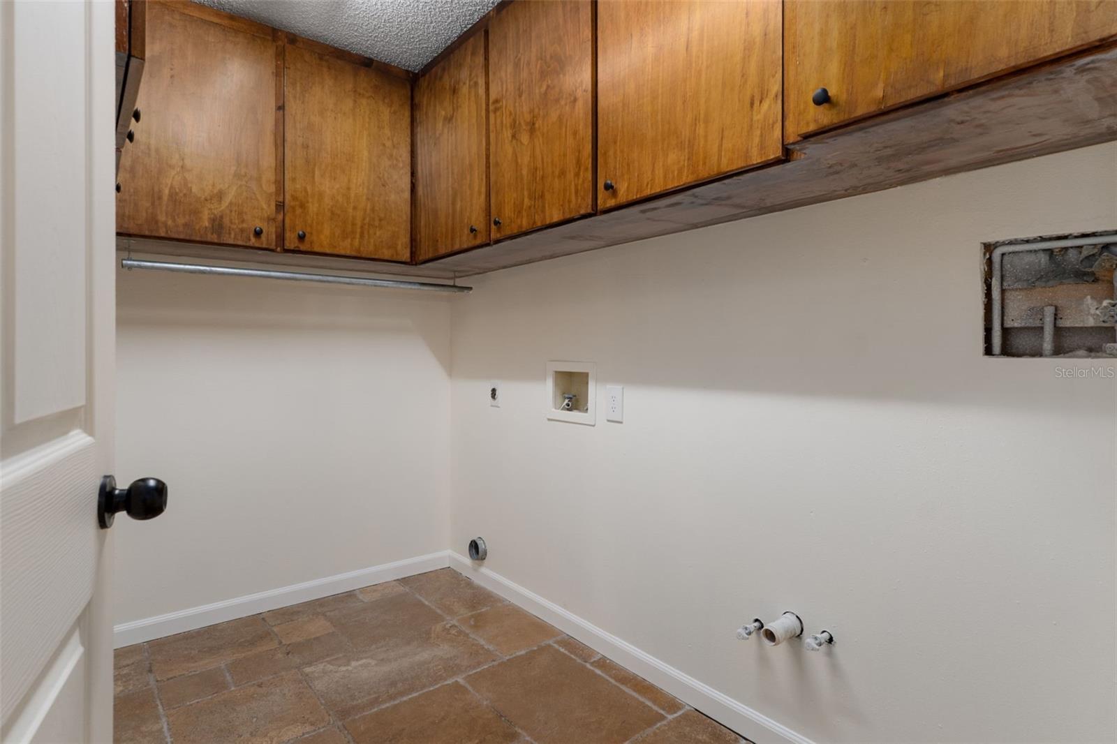 GLEN AIRE ESTATES UNREC SUB - Residential