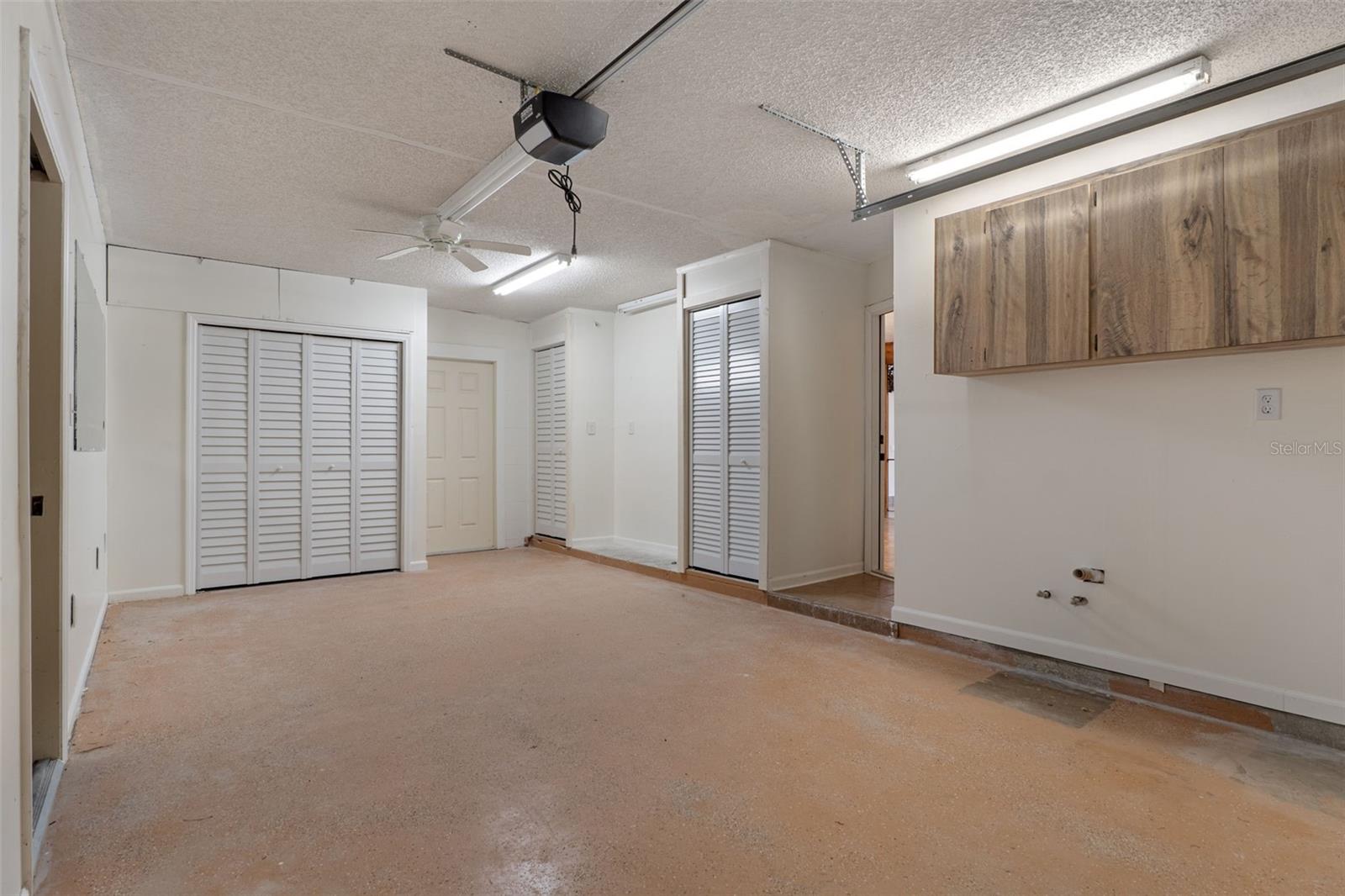 GLEN AIRE ESTATES UNREC SUB - Residential