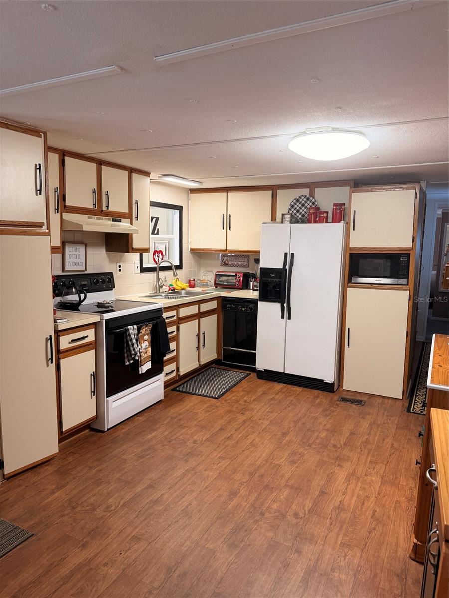 SLEEPY HOLLOW MOBILE ESTATES - Residential