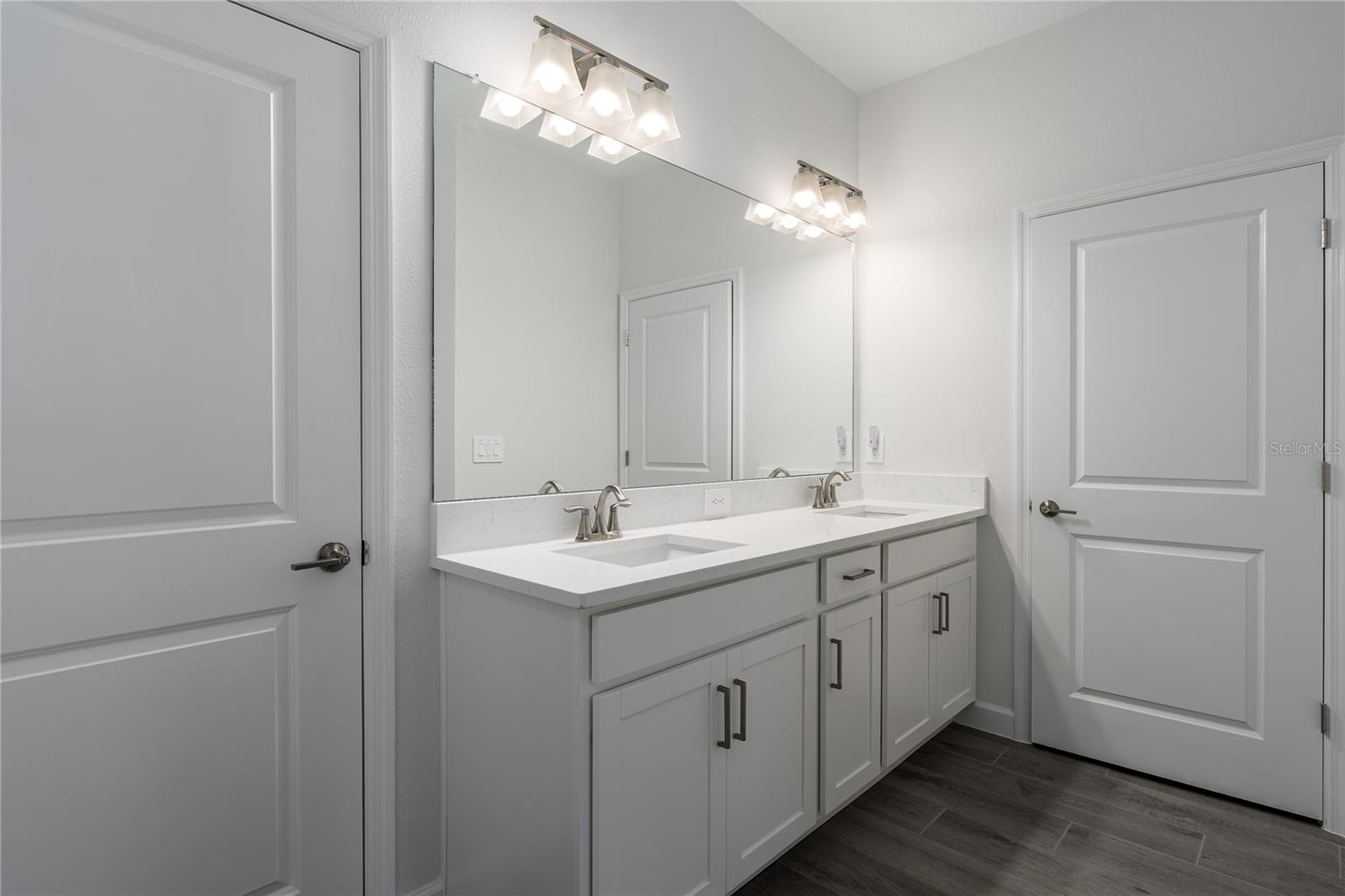 PROSPERITY LAKES - ACTIVE ADULT - Residential Lease