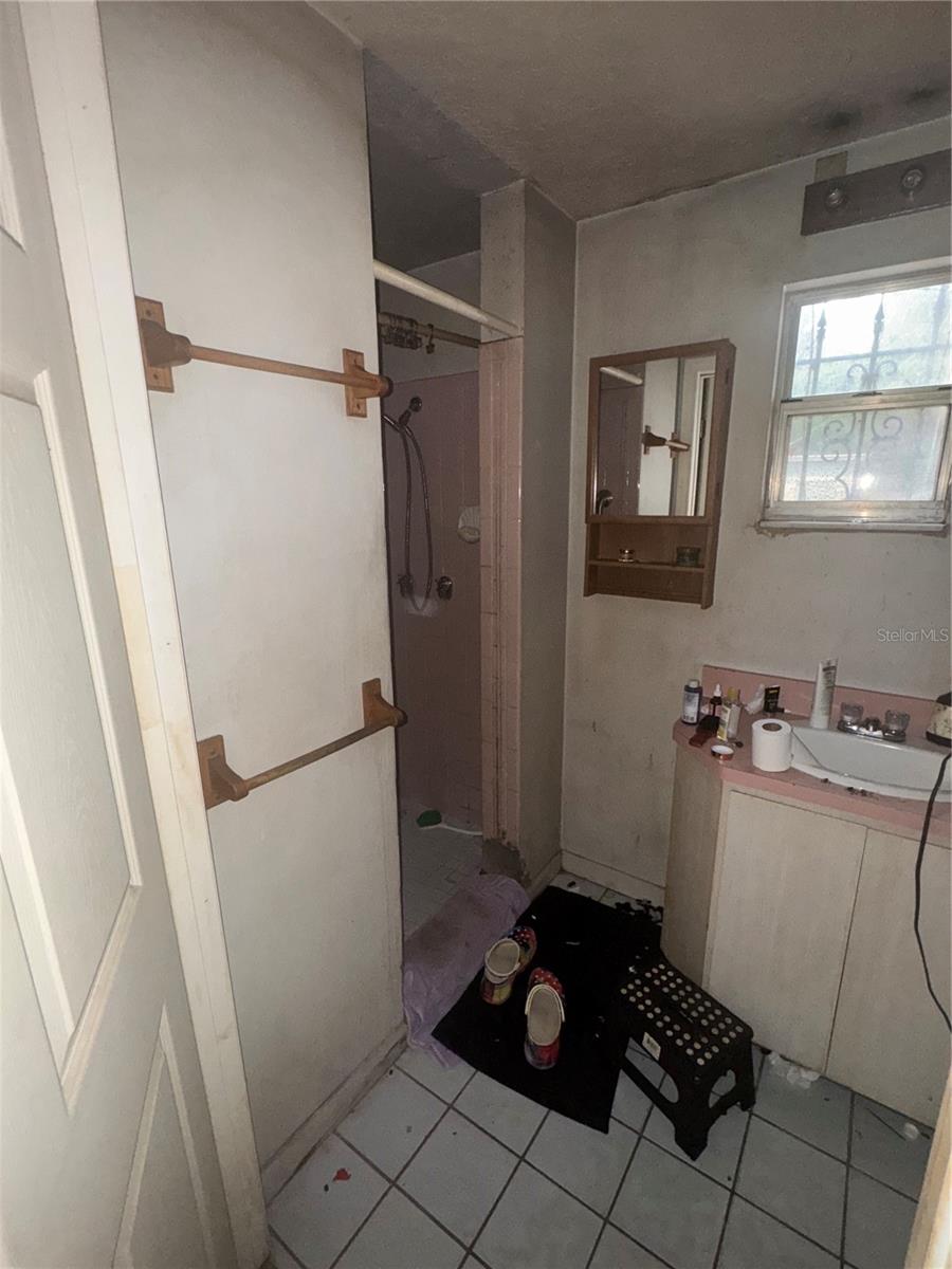 UNPLATTED - Residential