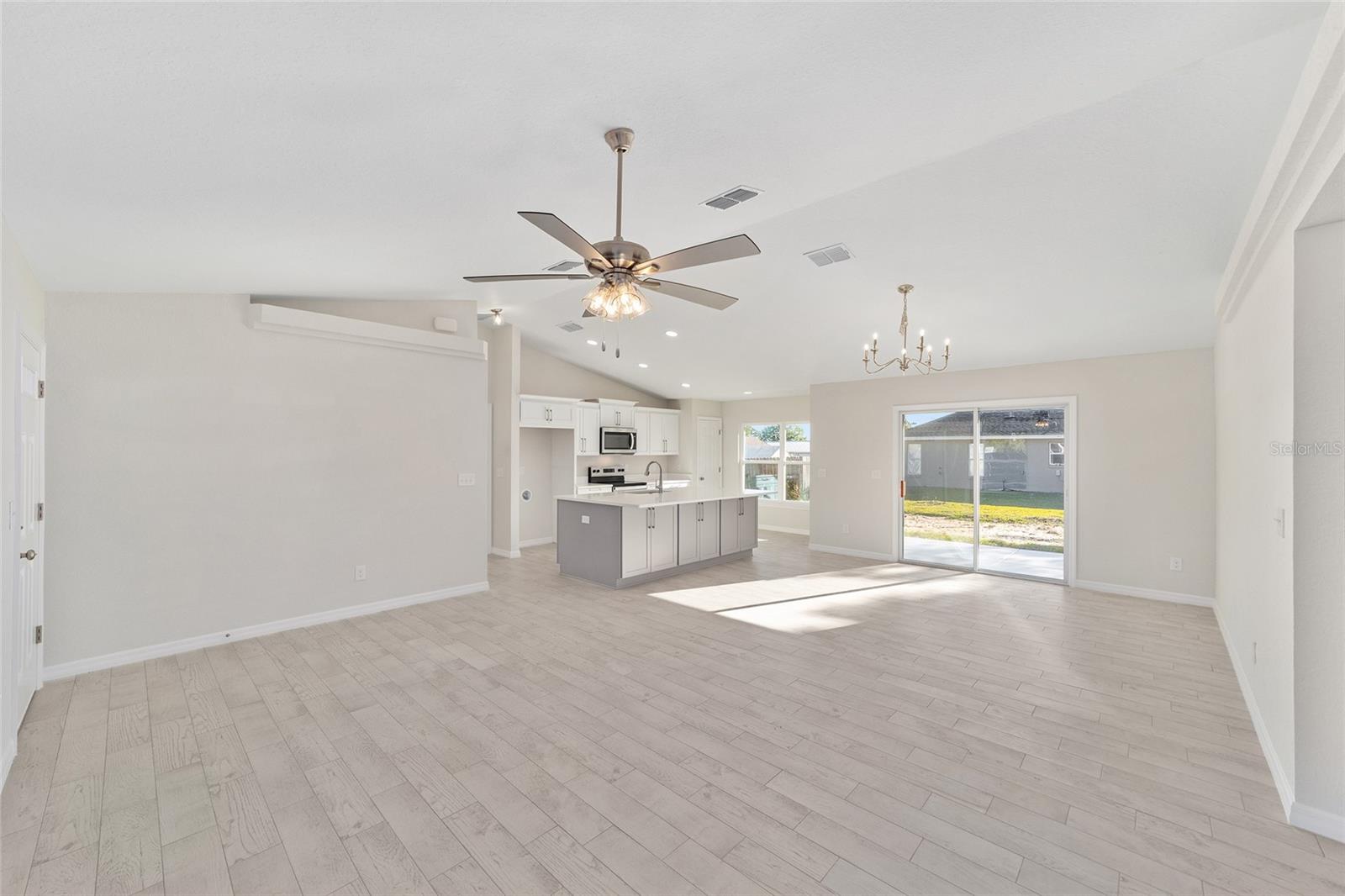 SILVER SPGS SHORES UN 26 - Residential