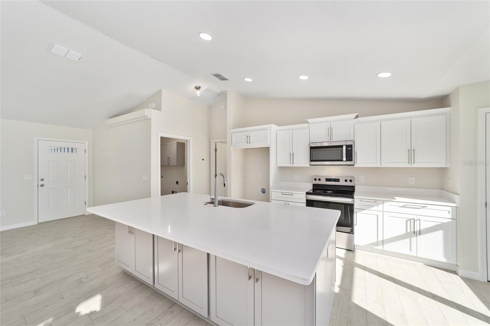 SILVER SPGS SHORES UN 26 - Residential