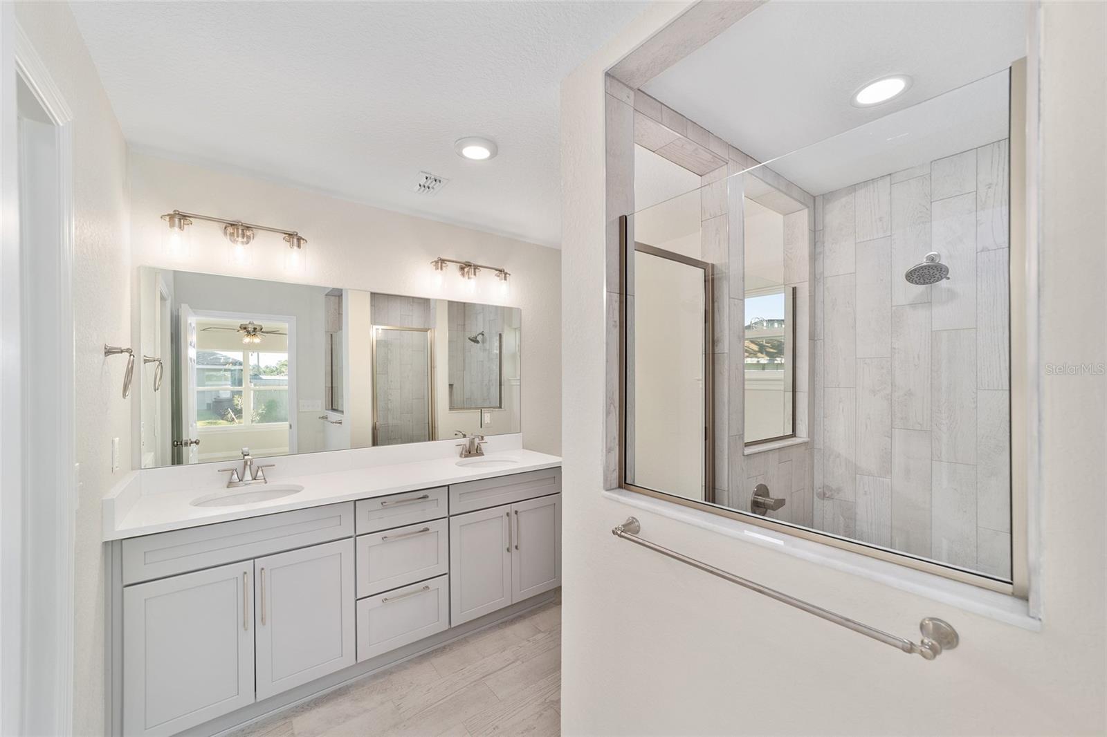 SILVER SPGS SHORES UN 26 - Residential