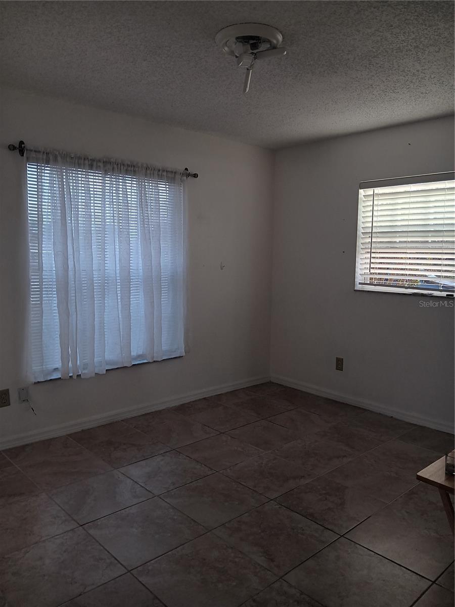 SILVER SPGS SHORES UN 09 - Residential