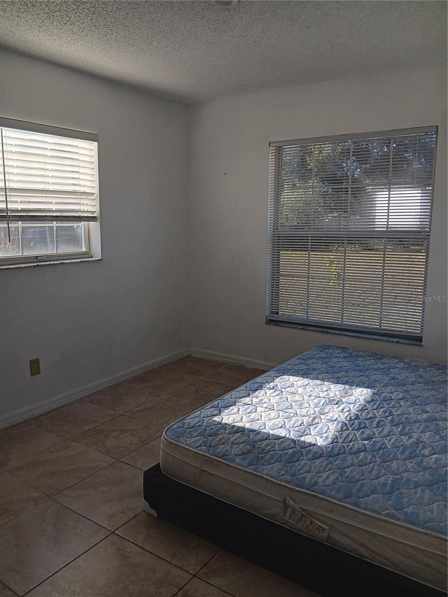 SILVER SPGS SHORES UN 09 - Residential