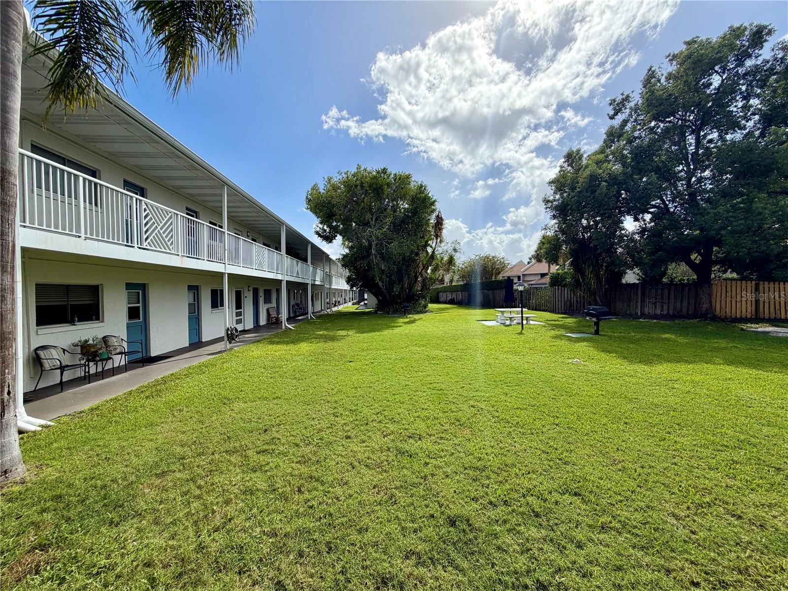 320 LAKEVIEW STREET 208