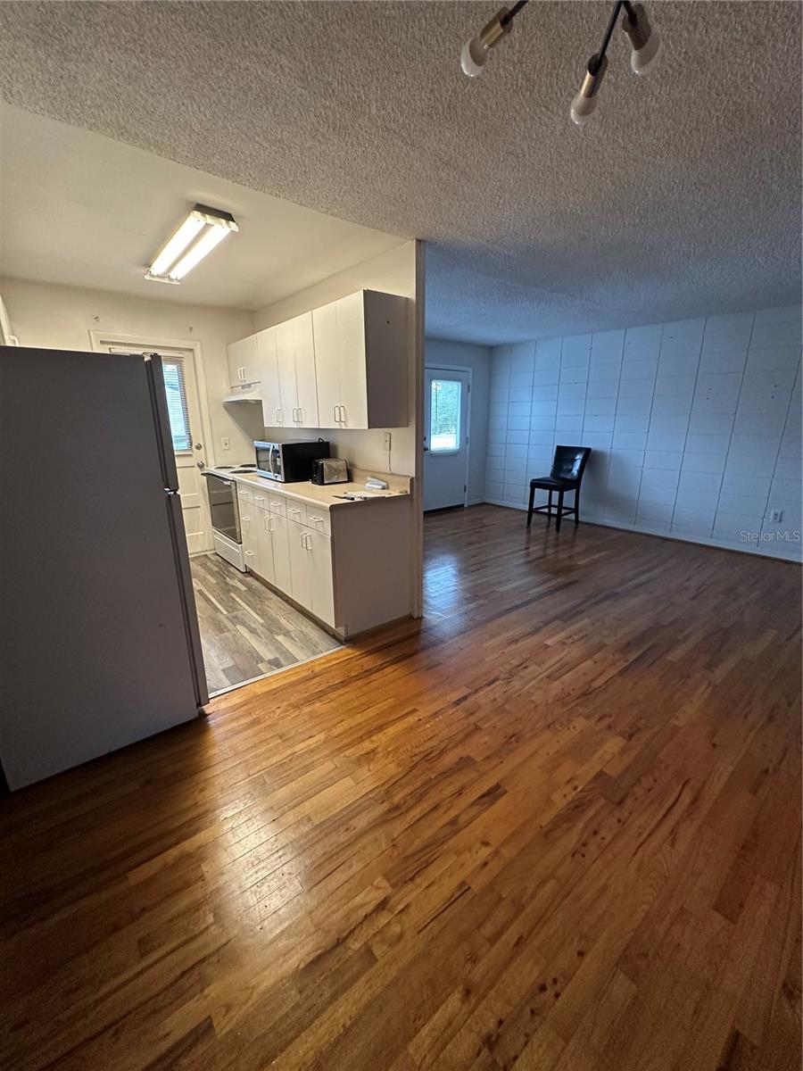320 LAKEVIEW STREET 208