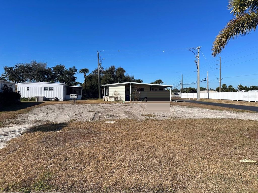 Photo of 5302 Chateau Lane, Bradenton, FL 34207 (MLS # A4684935)