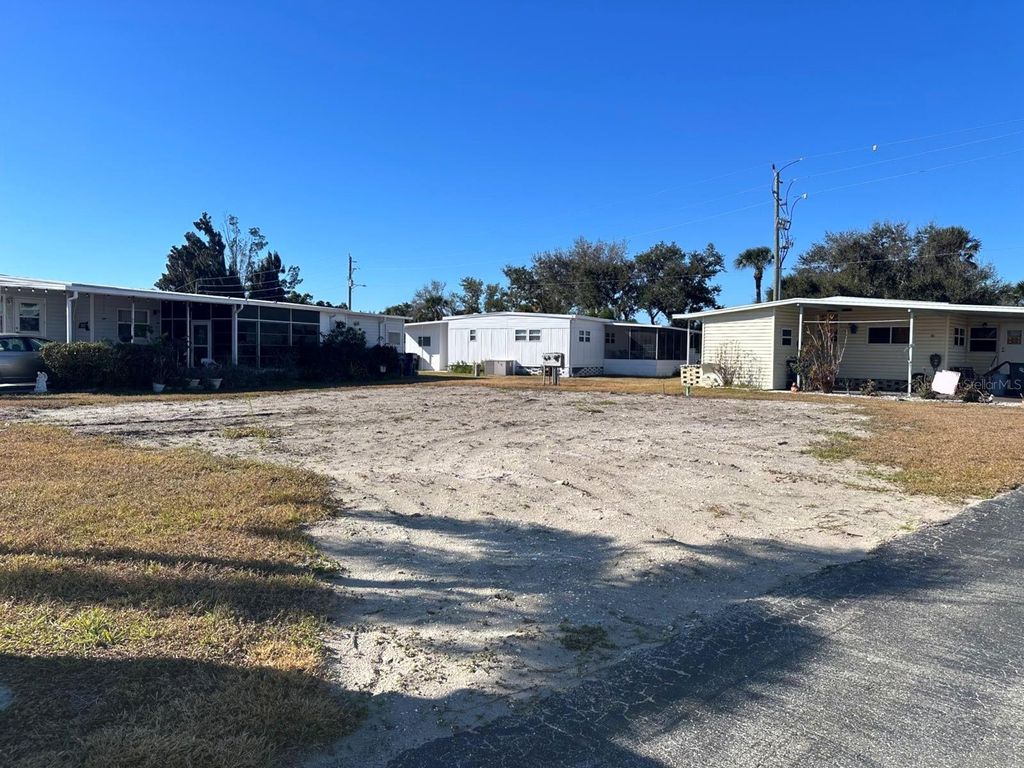 Photo of 5302 Chateau Lane, Bradenton, FL 34207 (MLS # A4684935)