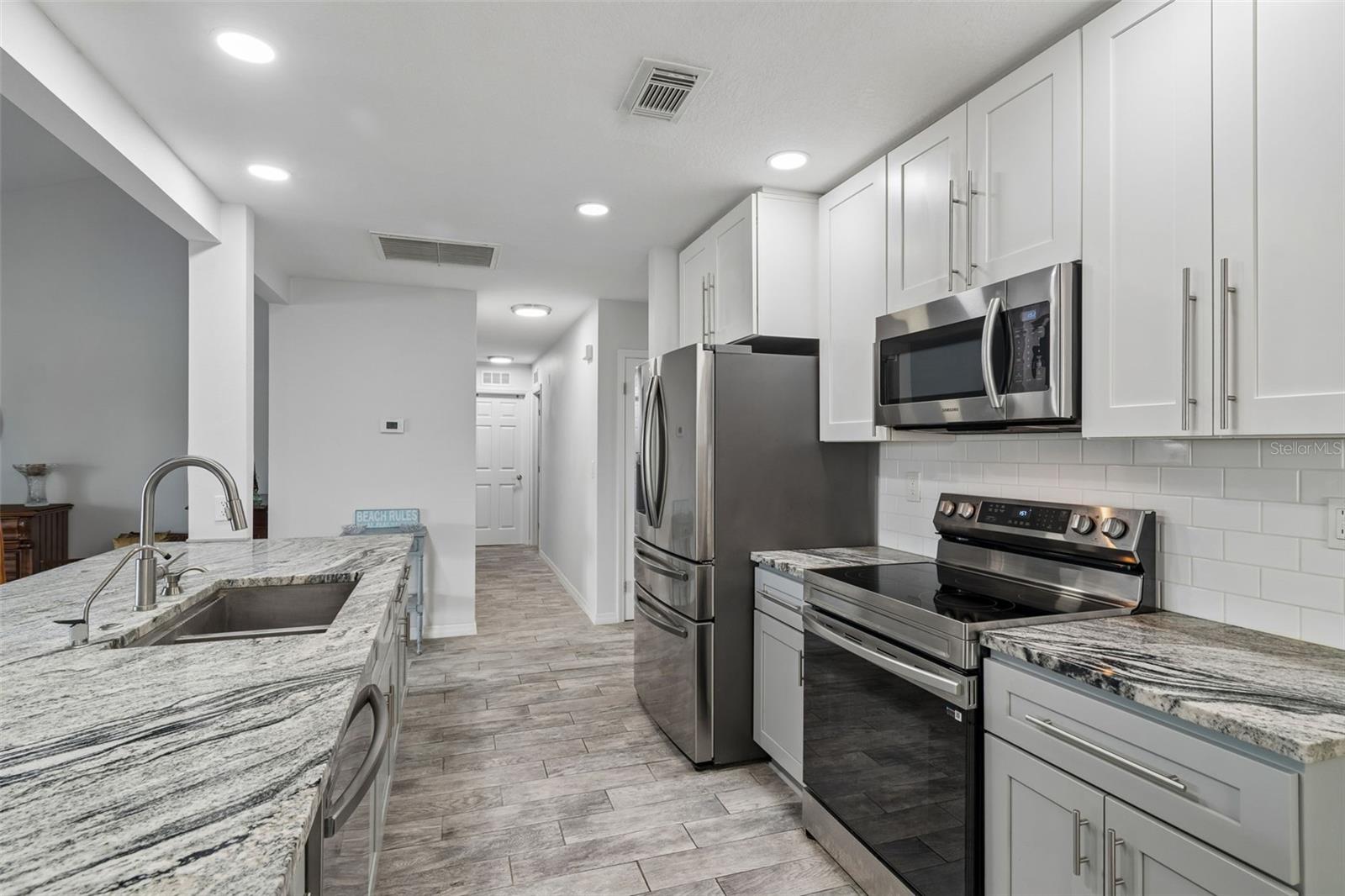 GULF HARBORS WOODLANDS - Residential