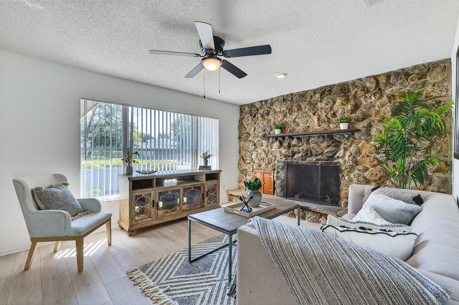 WILLOW RUN UNIT 01 - Residential