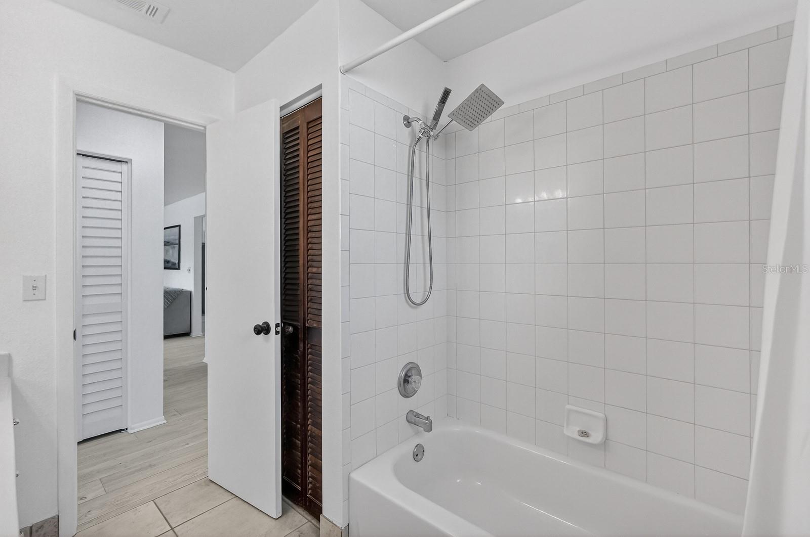 WILLOW RUN UNIT 01 - Residential