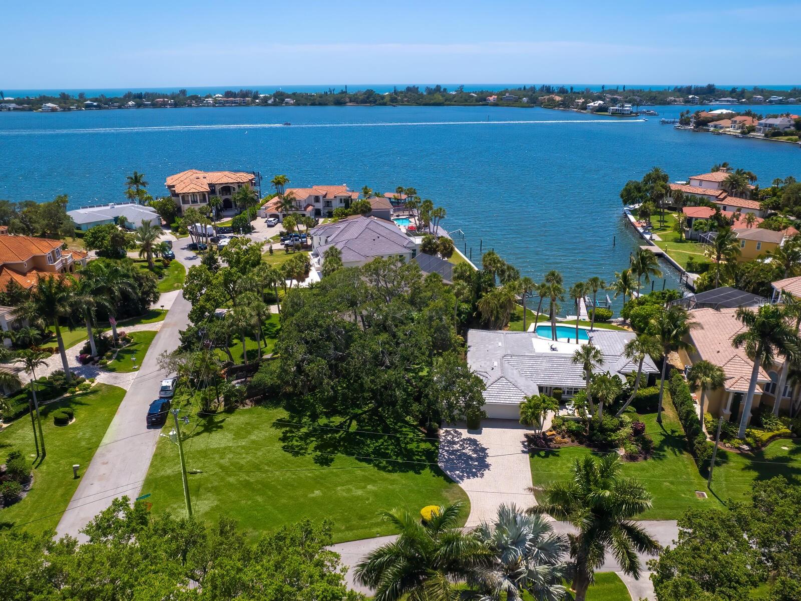 SOUTHPOINTE SHORES - Residential