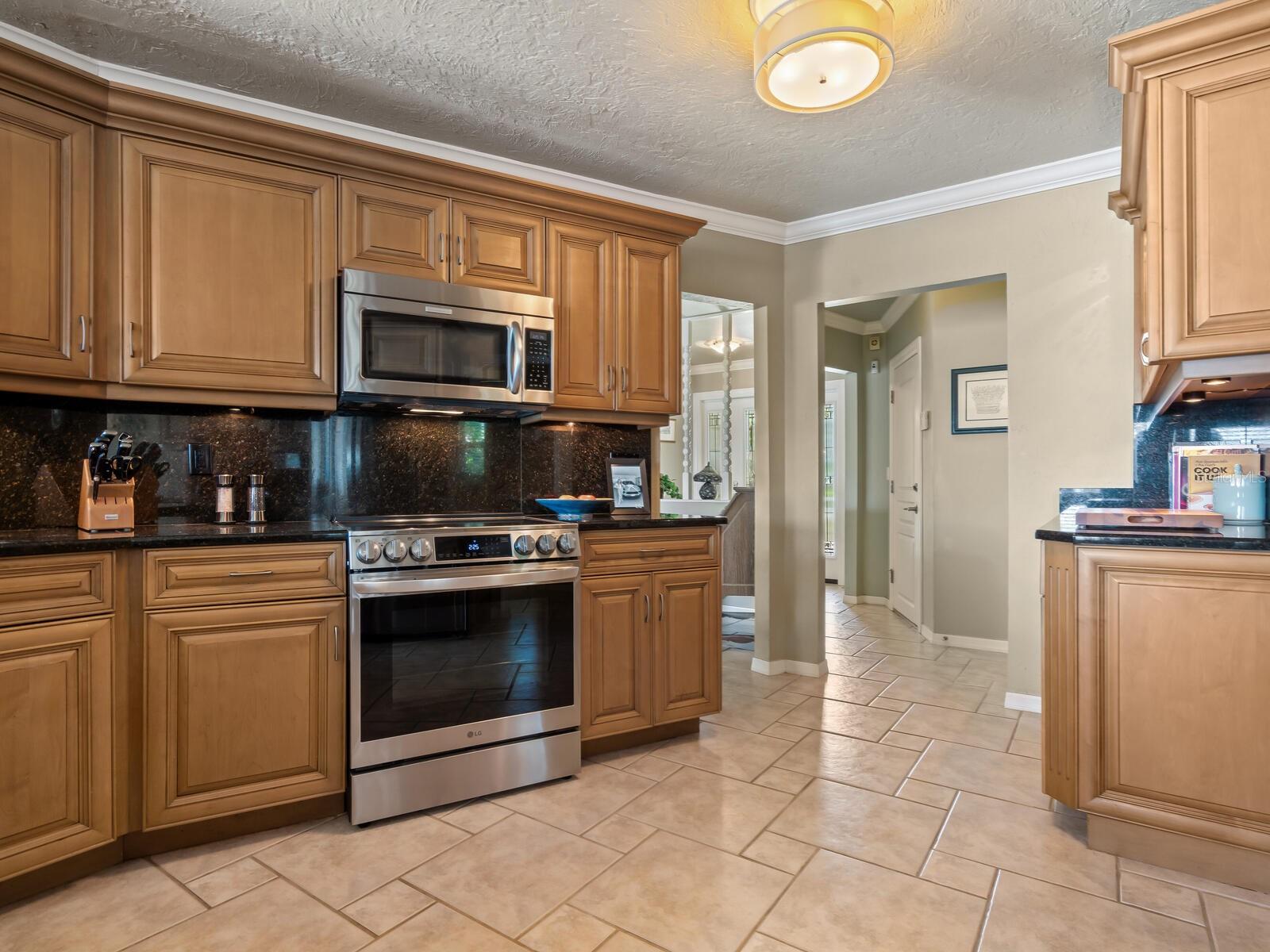 SOUTHPOINTE SHORES - Residential