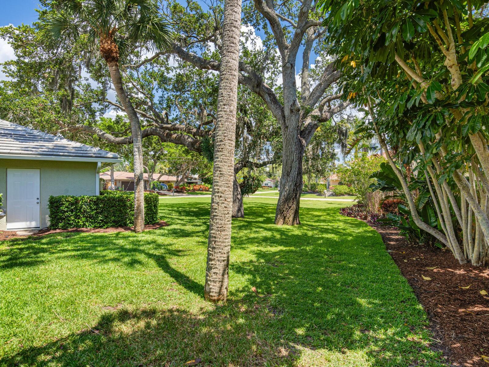 SOUTHPOINTE SHORES - Residential