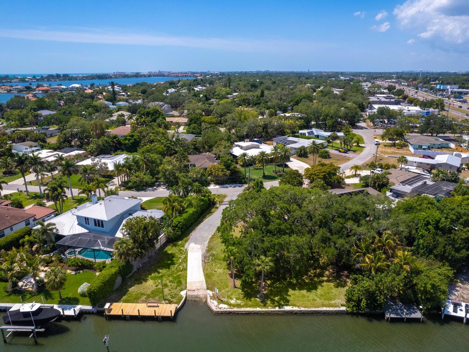 SOUTHPOINTE SHORES - Residential