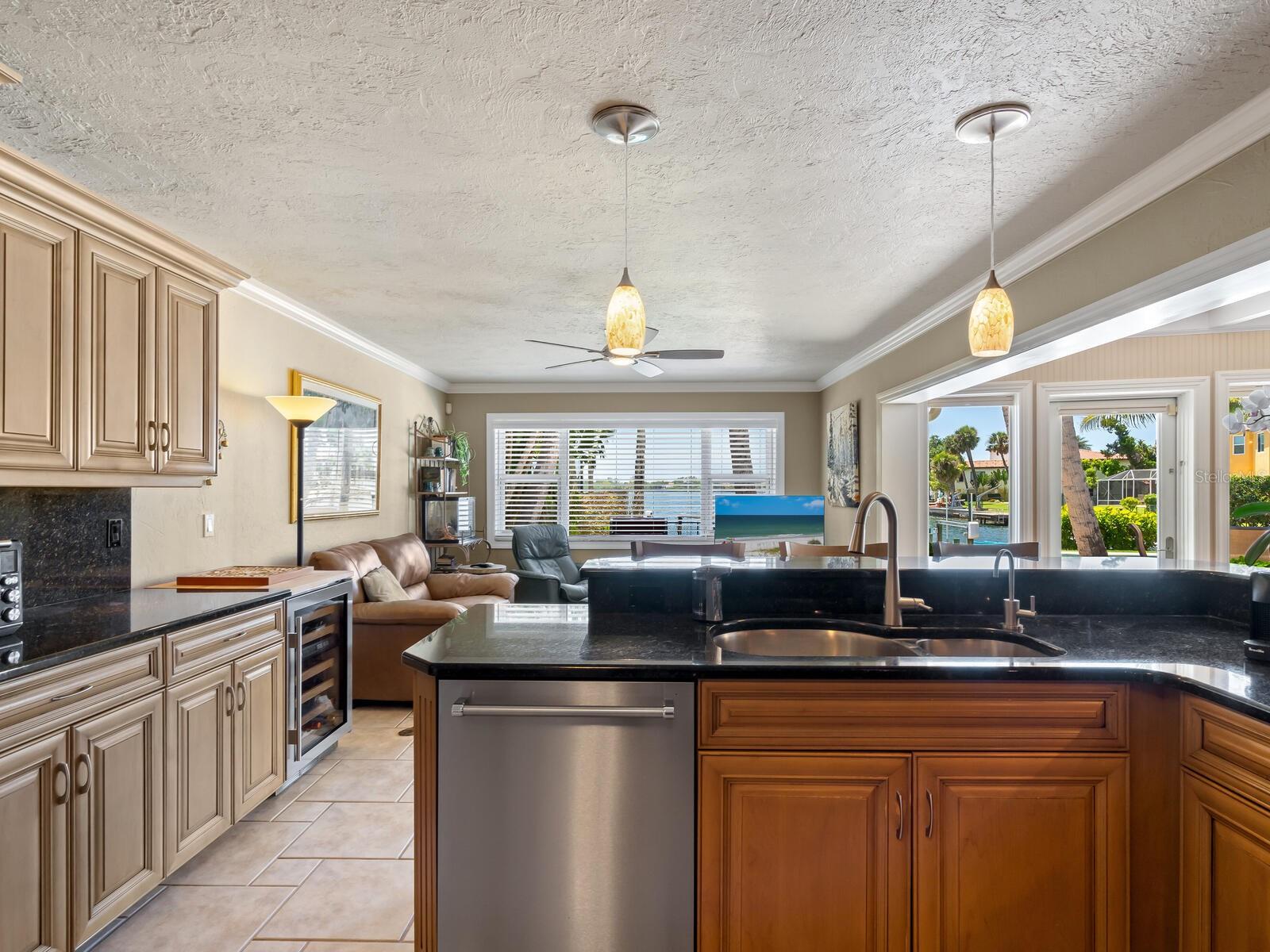 SOUTHPOINTE SHORES - Residential