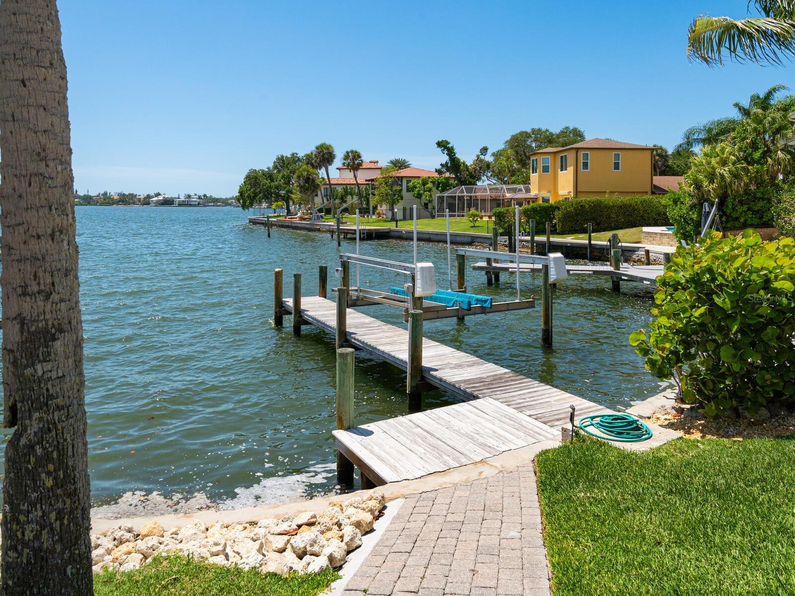 SOUTHPOINTE SHORES - Residential