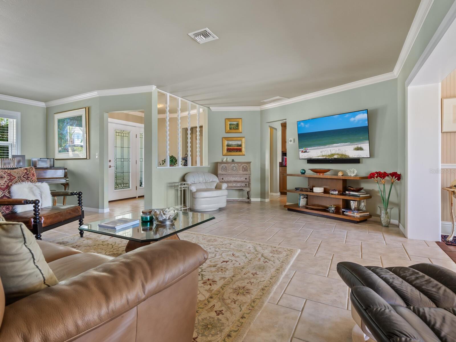 SOUTHPOINTE SHORES - Residential