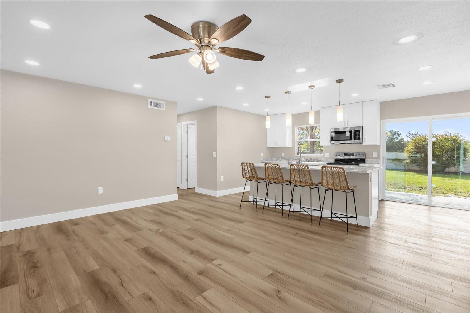 HOLIDAY HGTS - Residential