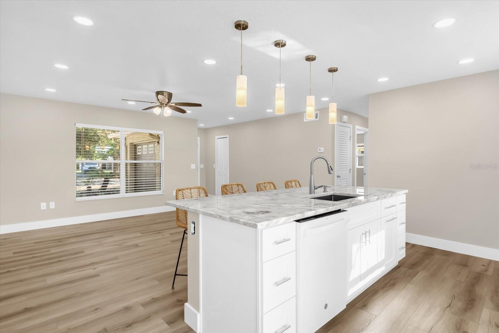 HOLIDAY HGTS - Residential