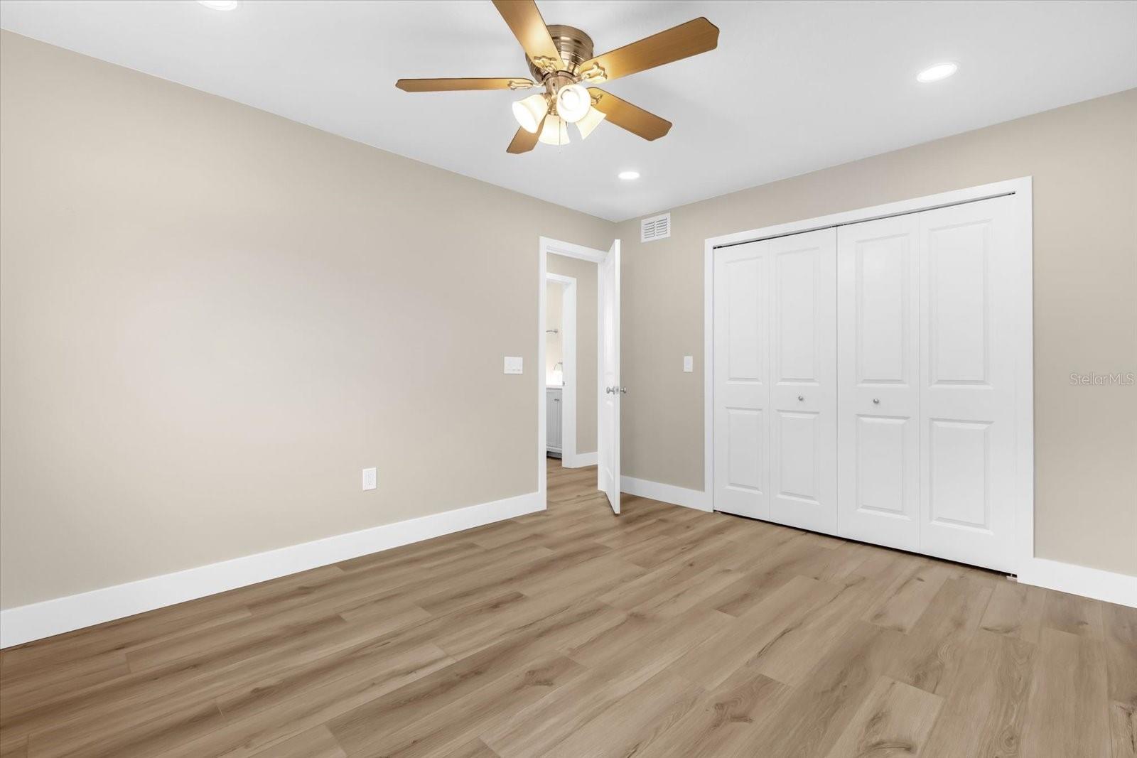 HOLIDAY HGTS - Residential