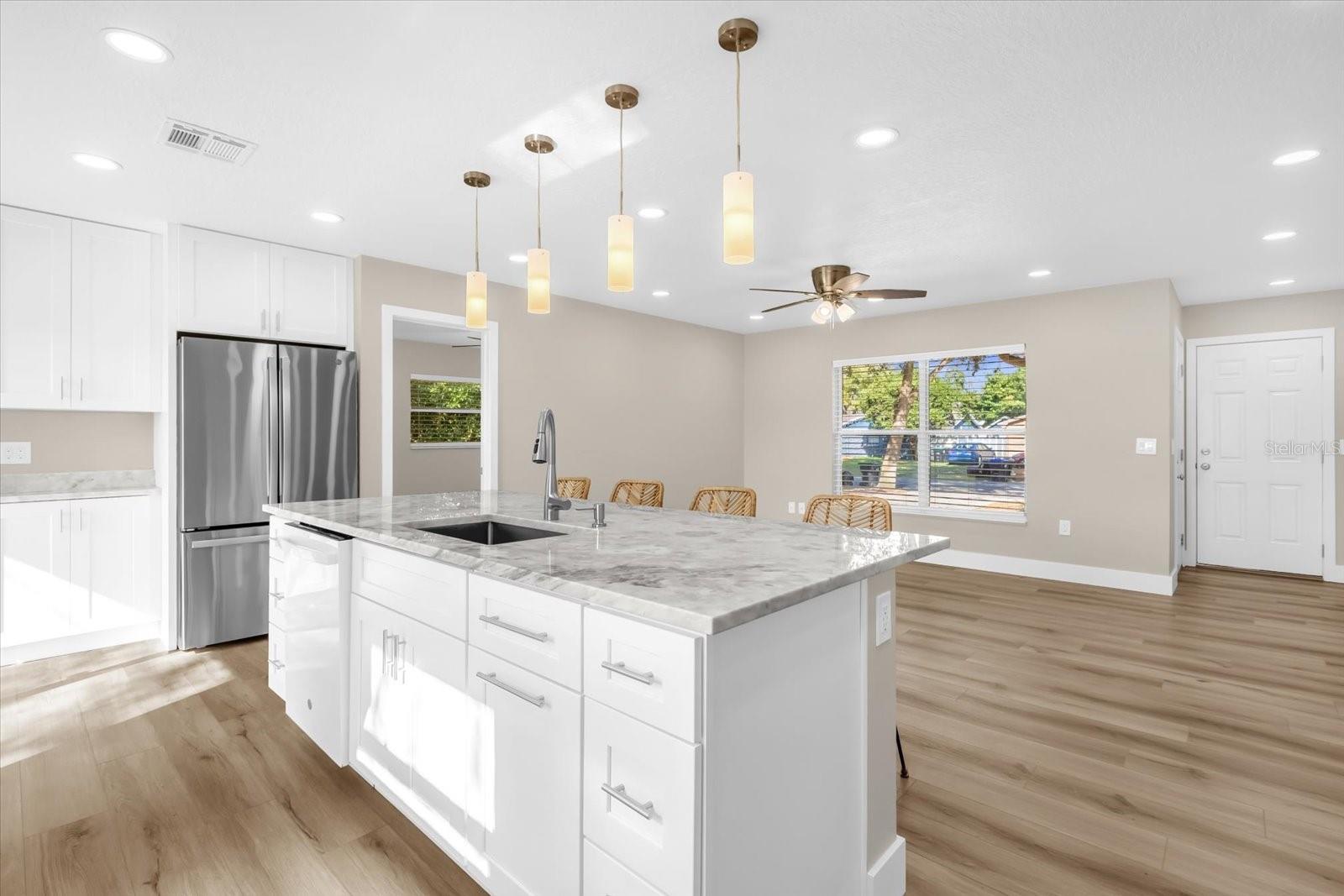 HOLIDAY HGTS - Residential