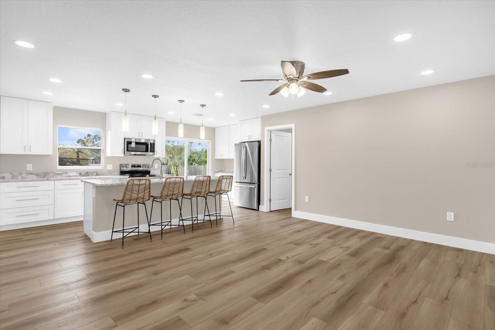 HOLIDAY HGTS - Residential