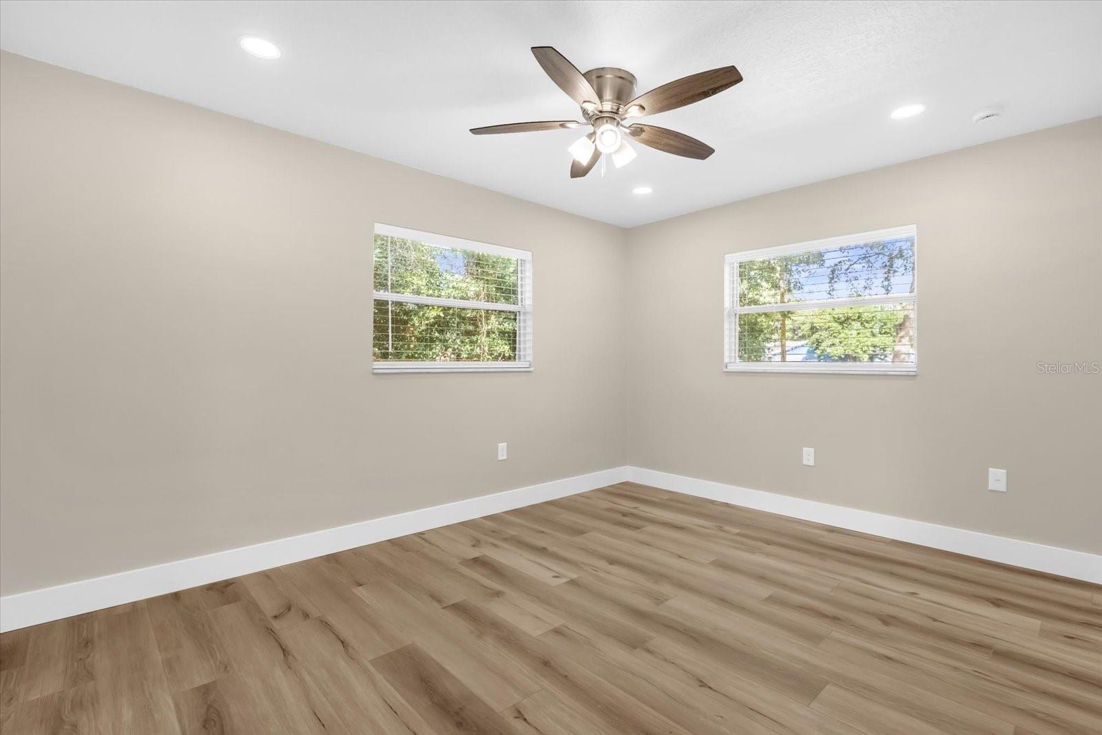 HOLIDAY HGTS - Residential