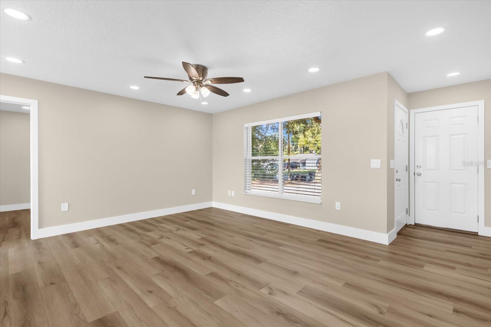 HOLIDAY HGTS - Residential