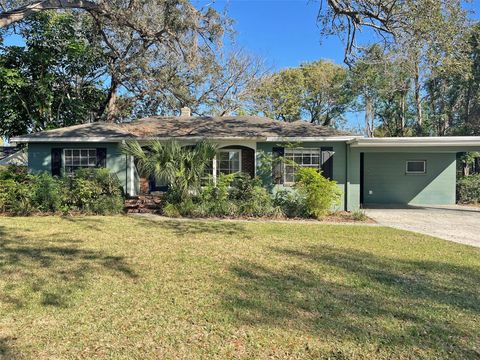 A home in LAKELAND
