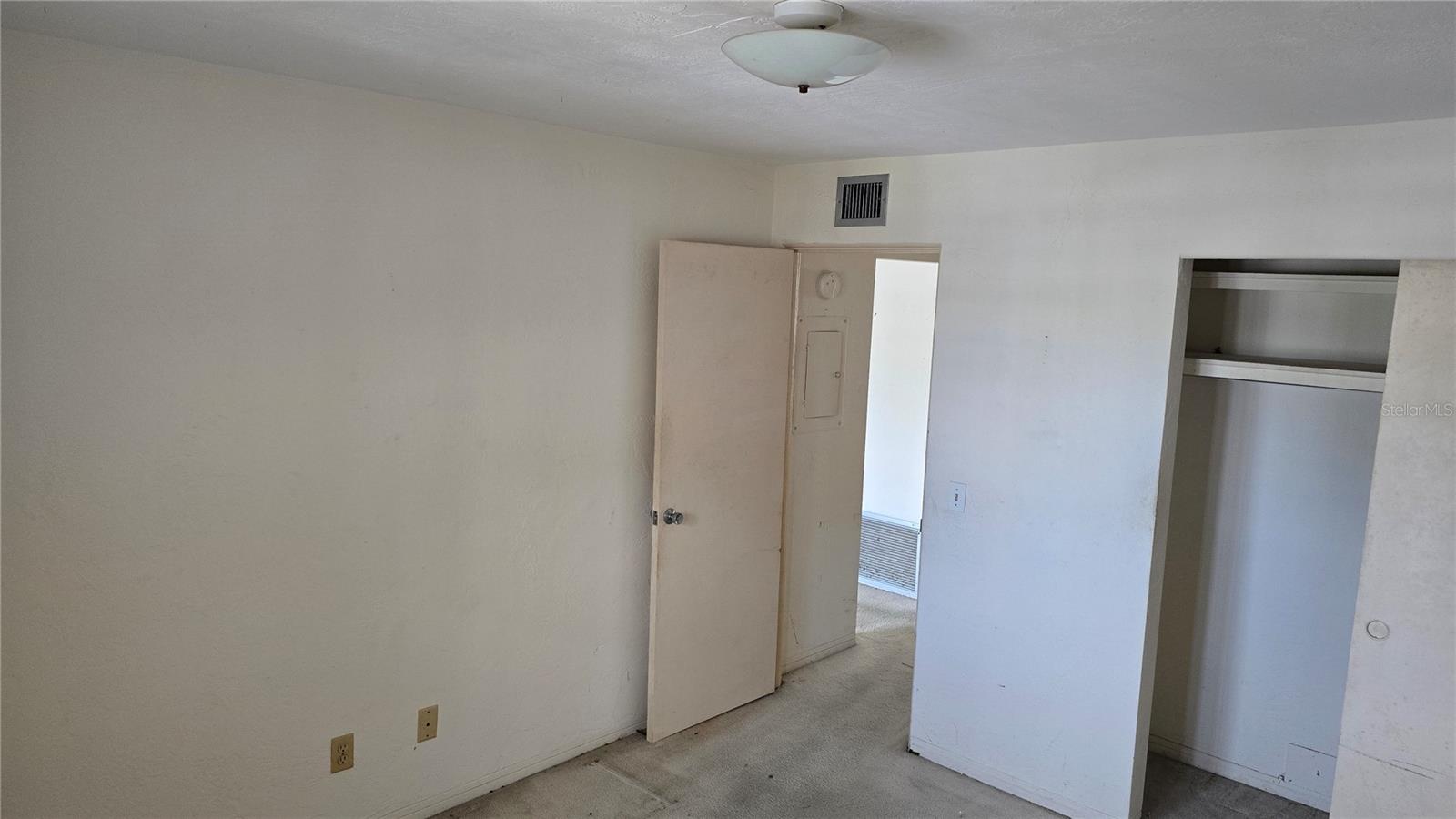 ON TOP OF THE WORLD - Residential