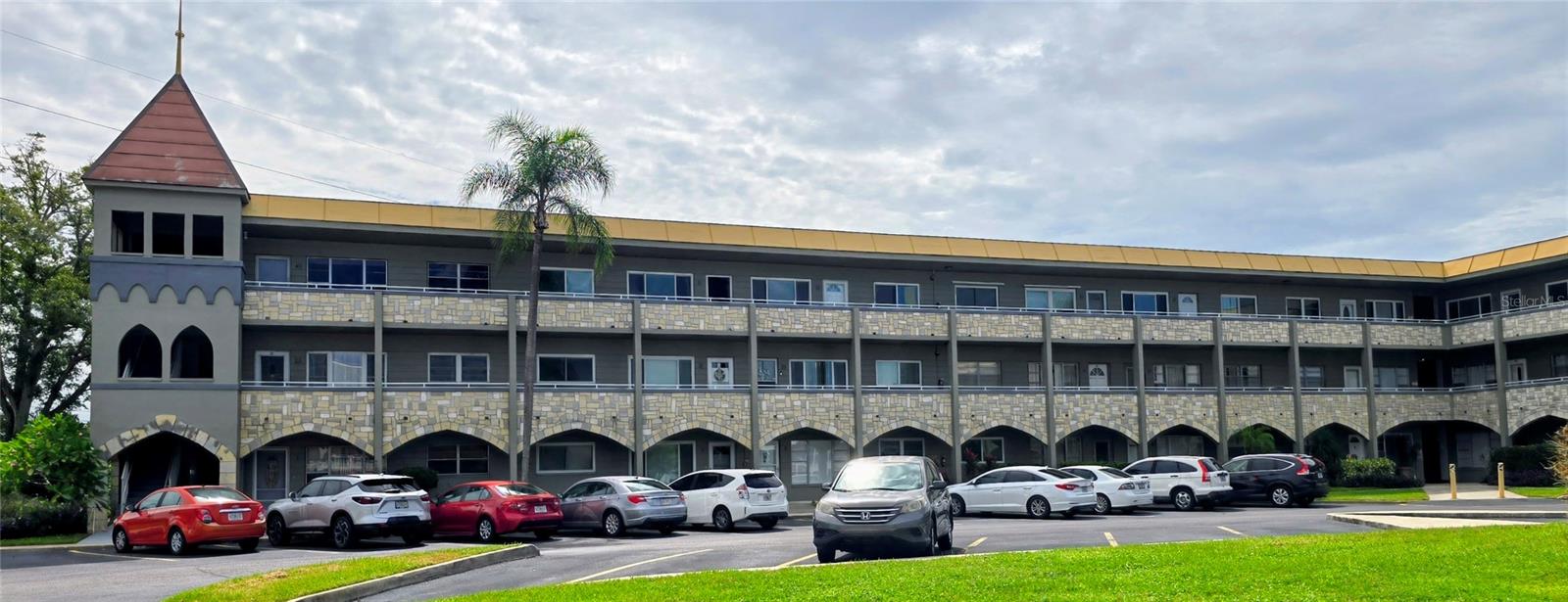 ON TOP OF THE WORLD - Residential