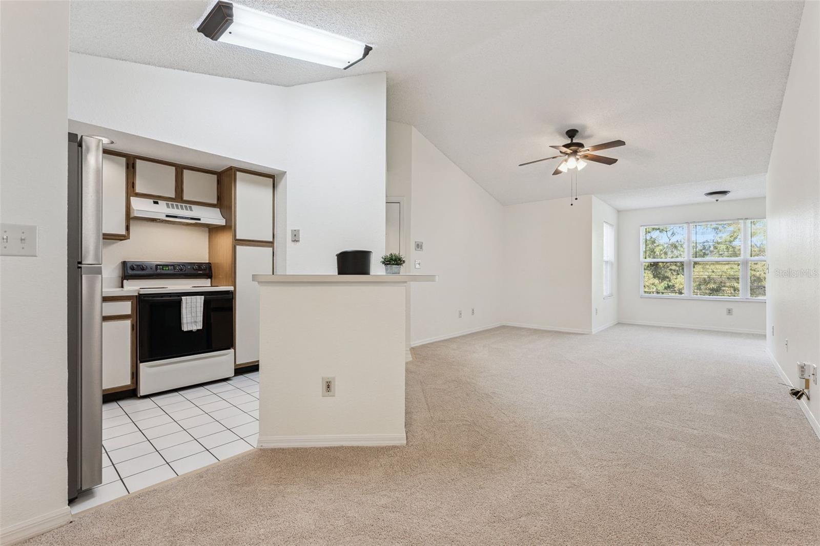 VENETIAN PLACE - Residential