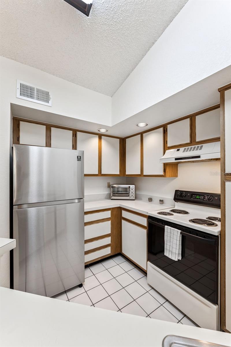 VENETIAN PLACE - Residential