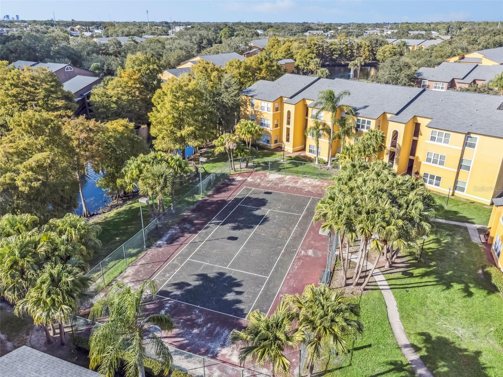 VENETIAN PLACE - Residential