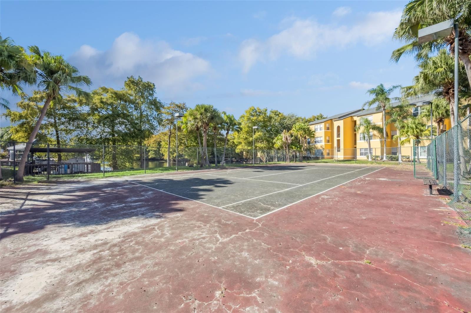 VENETIAN PLACE - Residential