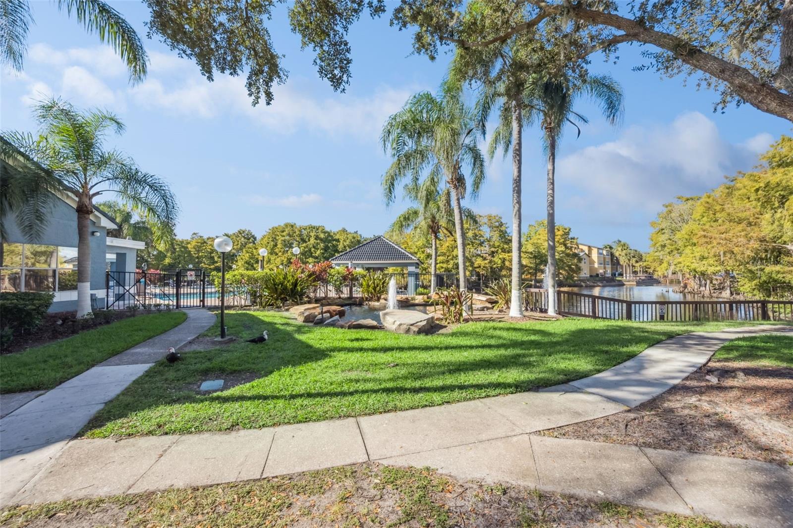VENETIAN PLACE - Residential