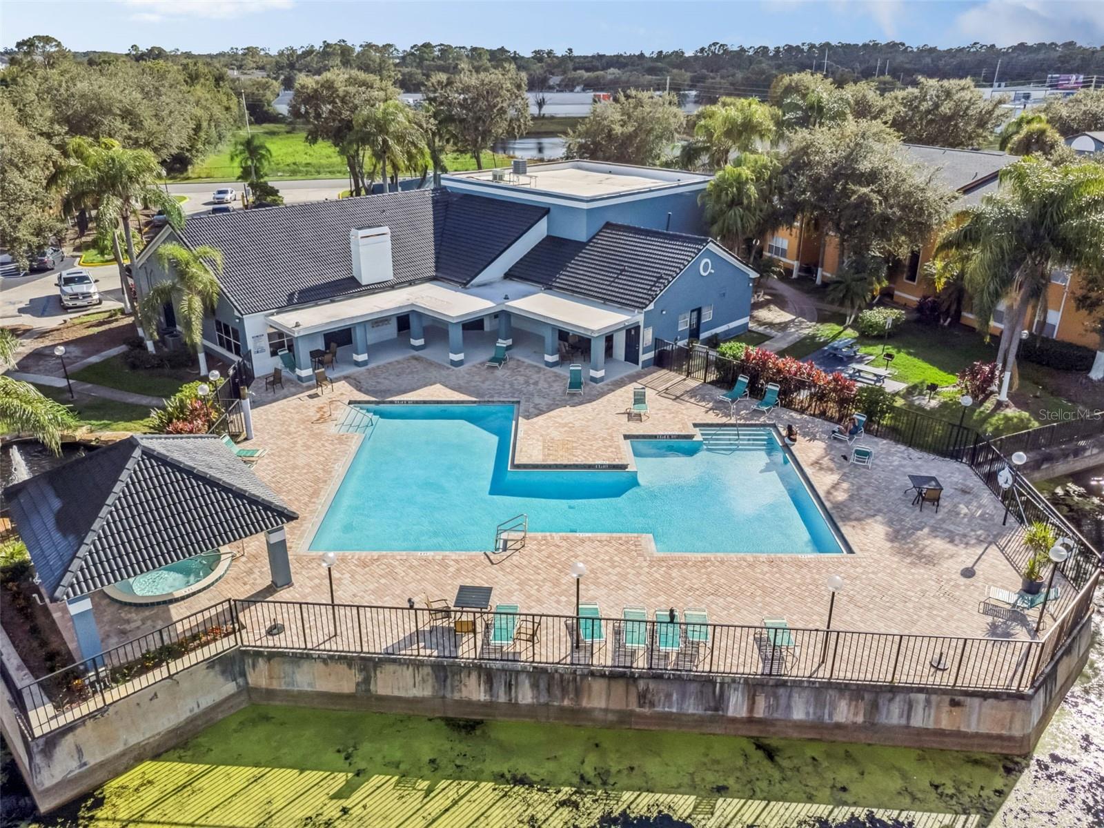 VENETIAN PLACE - Residential