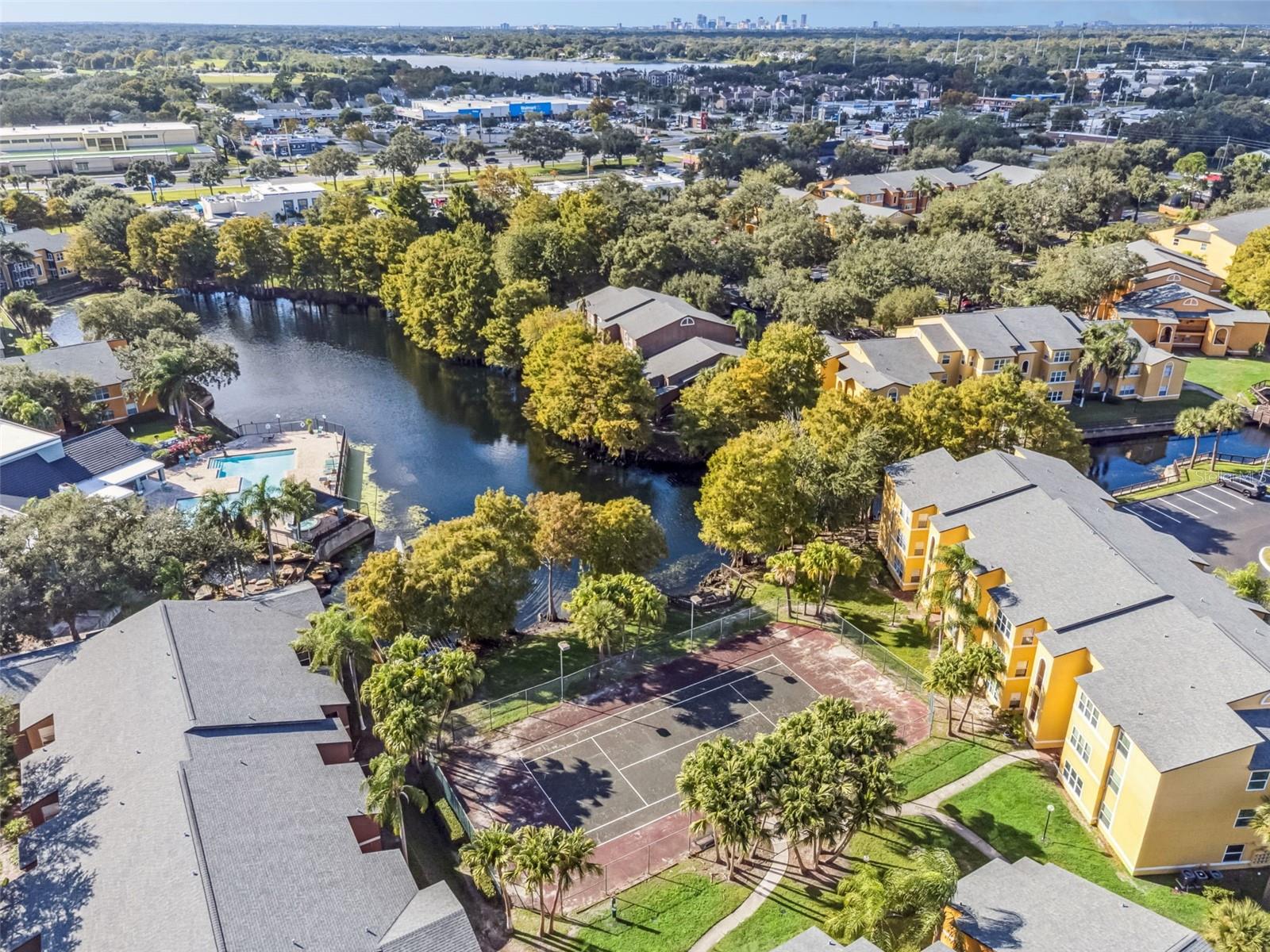 VENETIAN PLACE - Residential