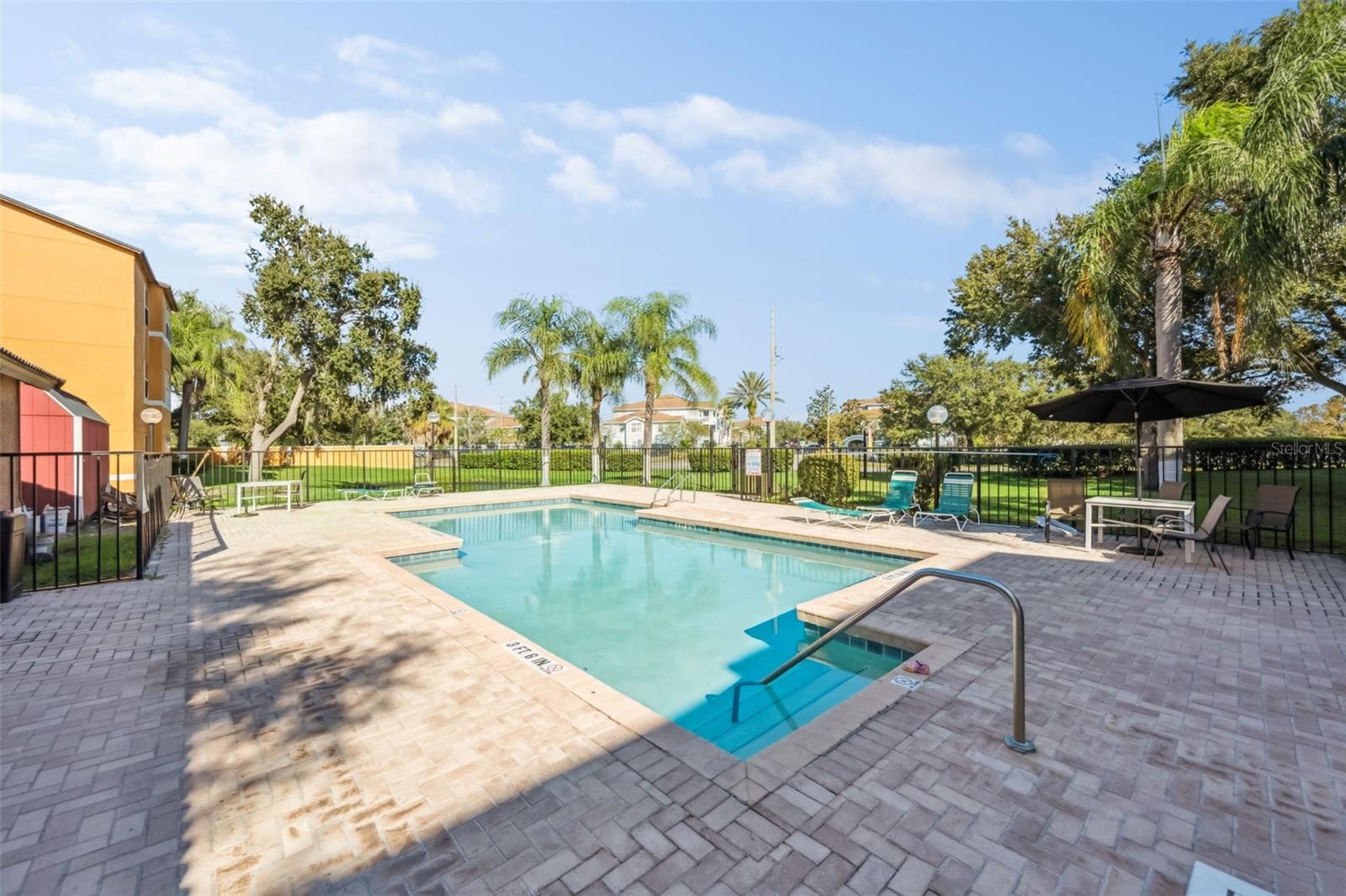 VENETIAN PLACE - Residential