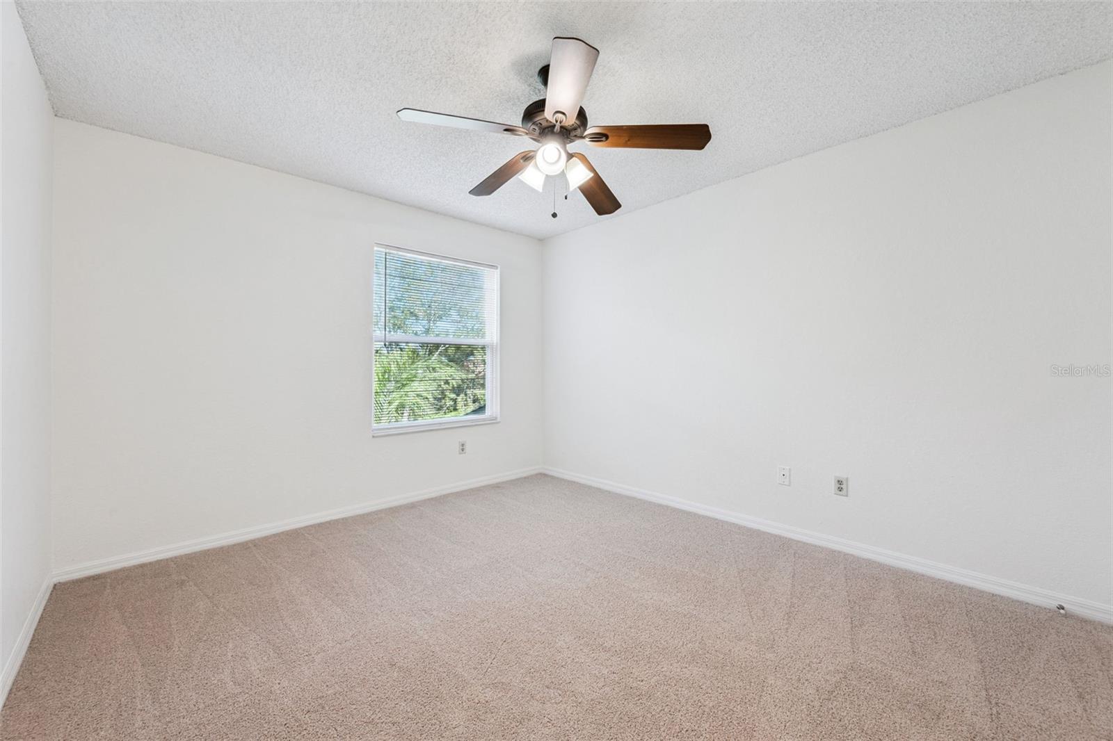 VENETIAN PLACE - Residential