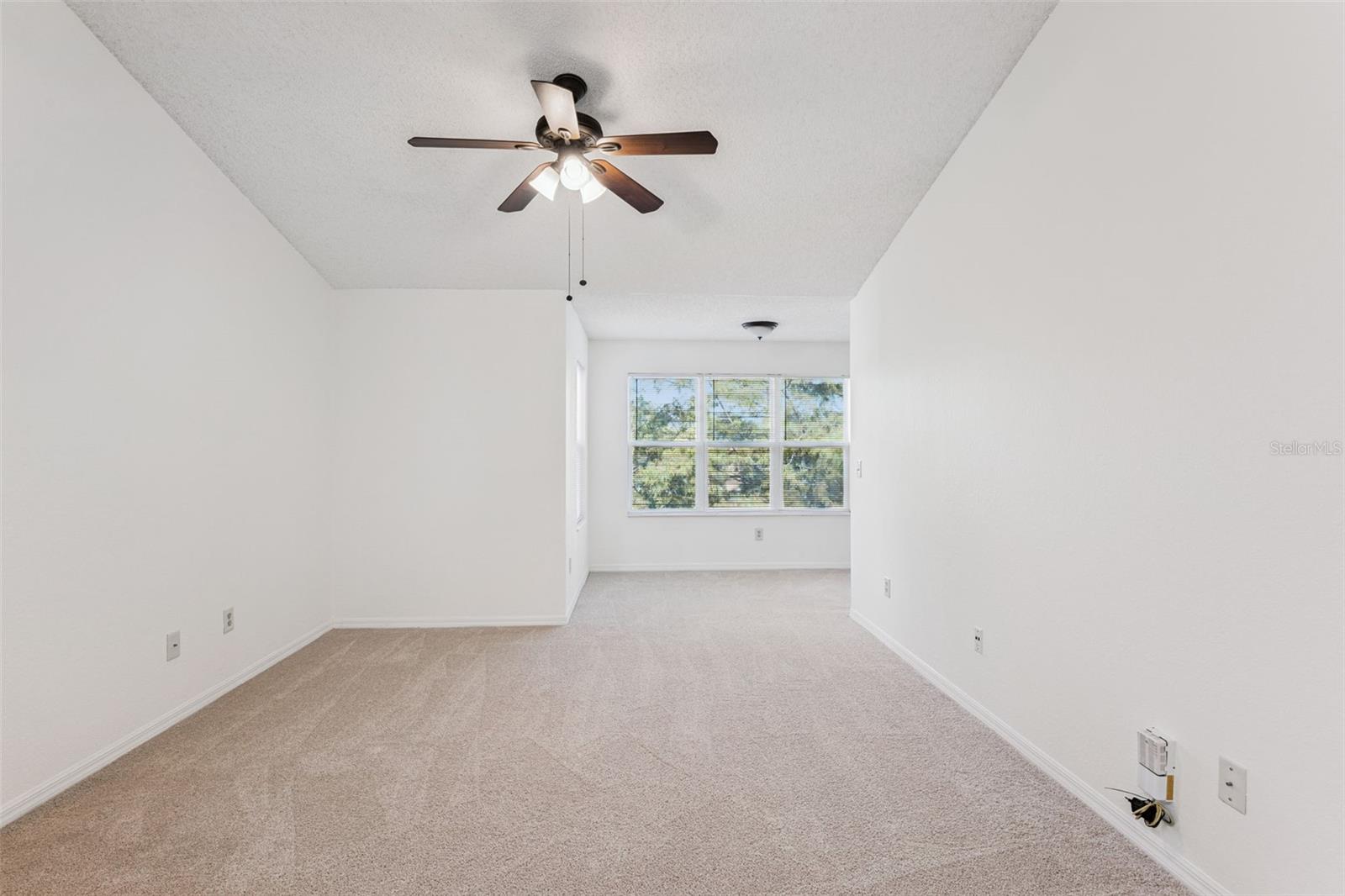 VENETIAN PLACE - Residential