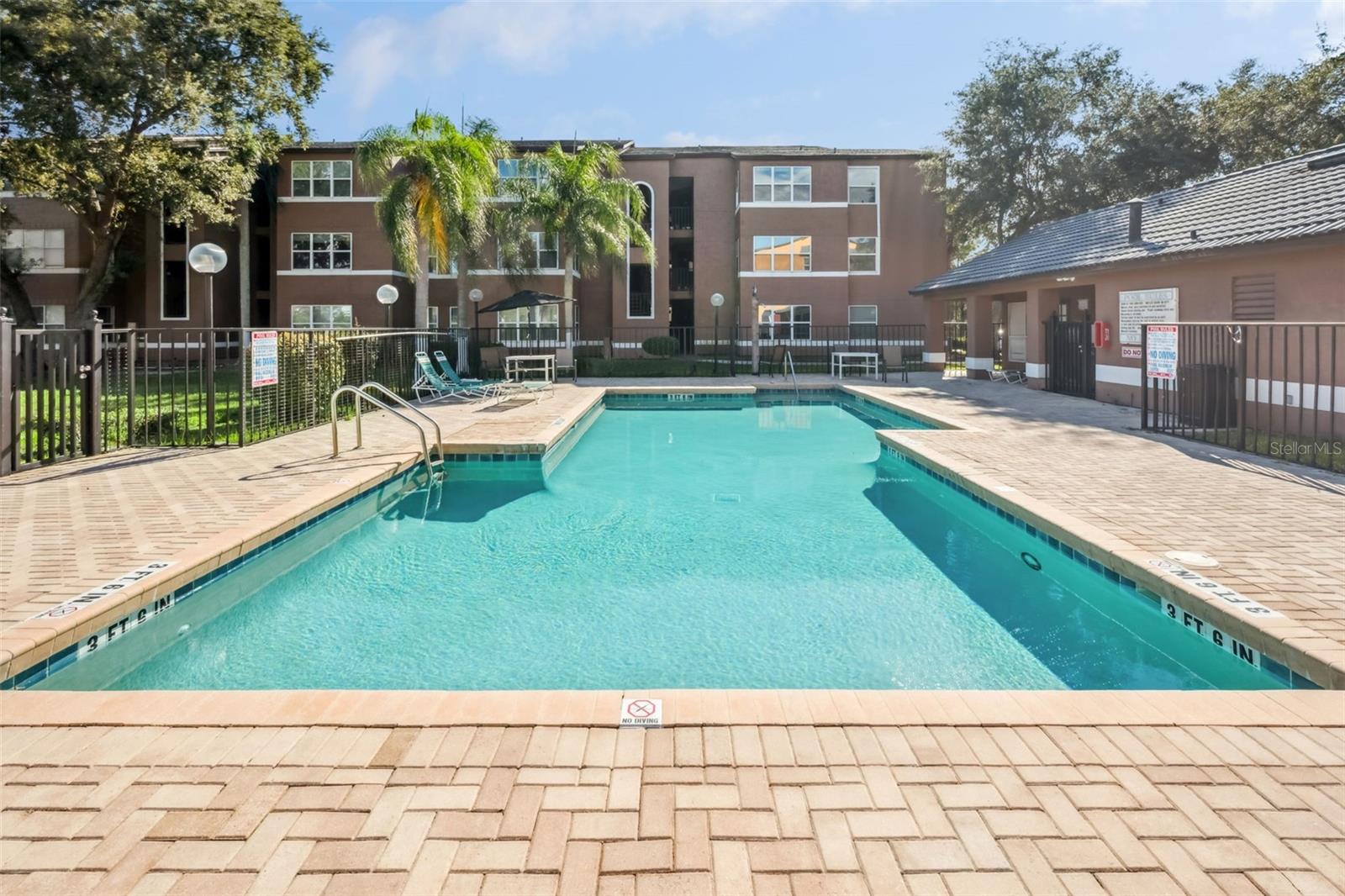 VENETIAN PLACE - Residential