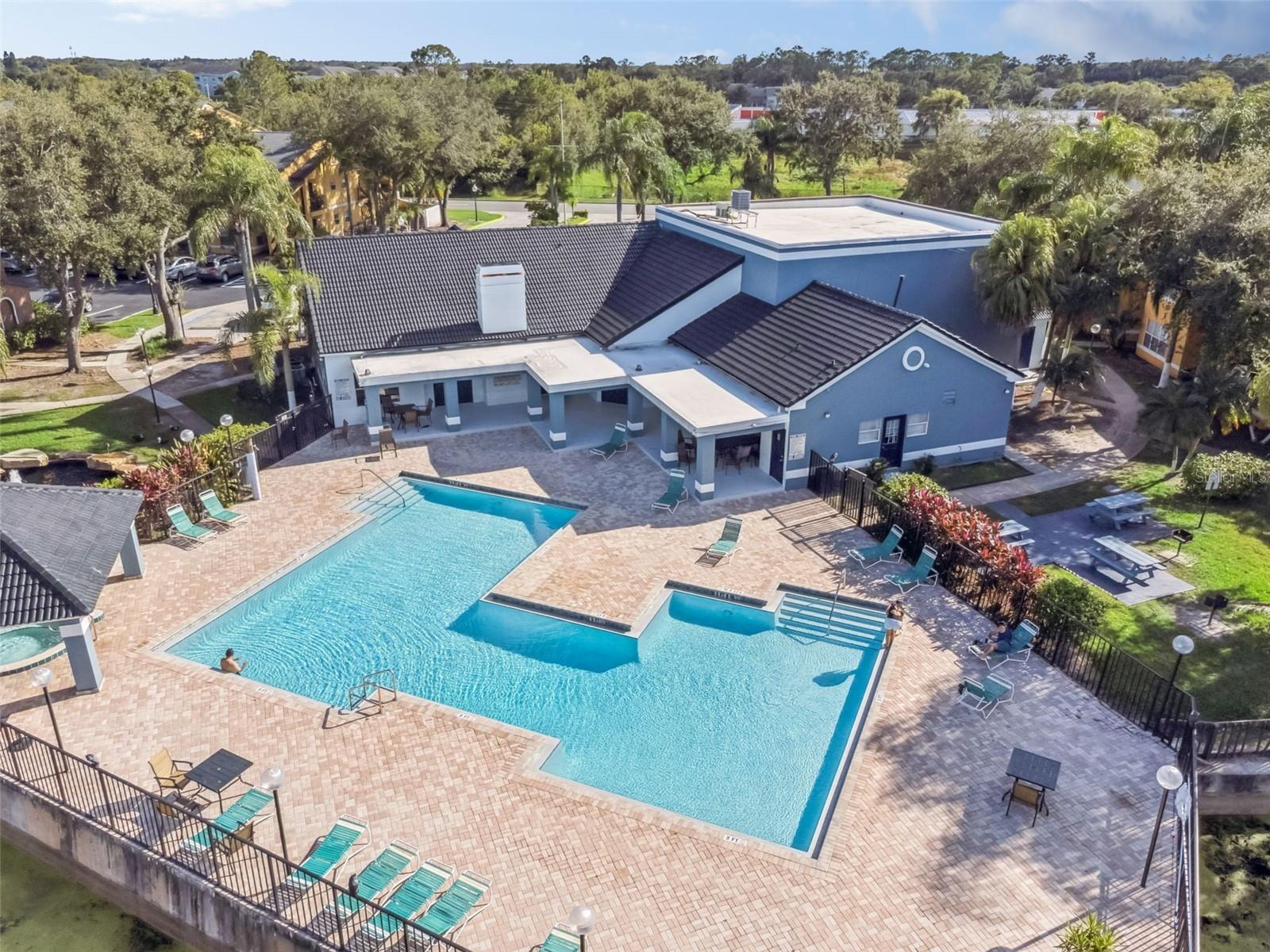 VENETIAN PLACE - Residential