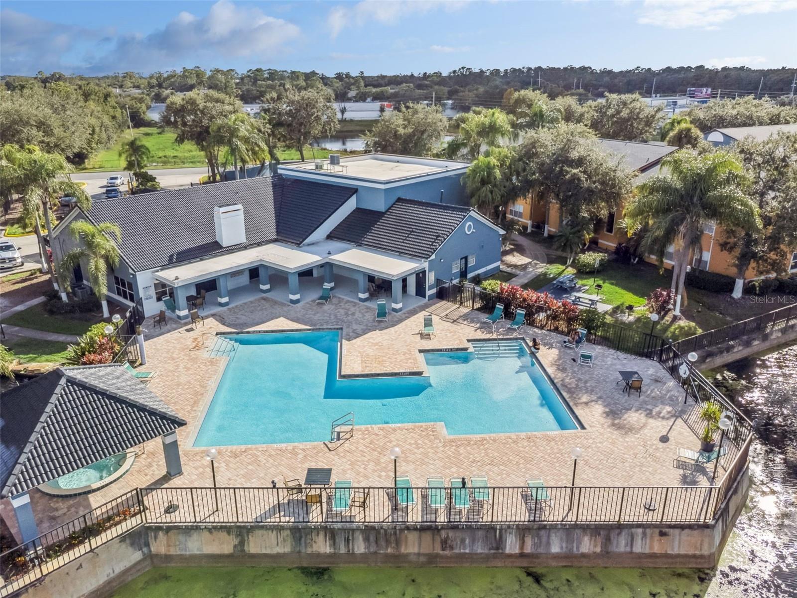 VENETIAN PLACE - Residential