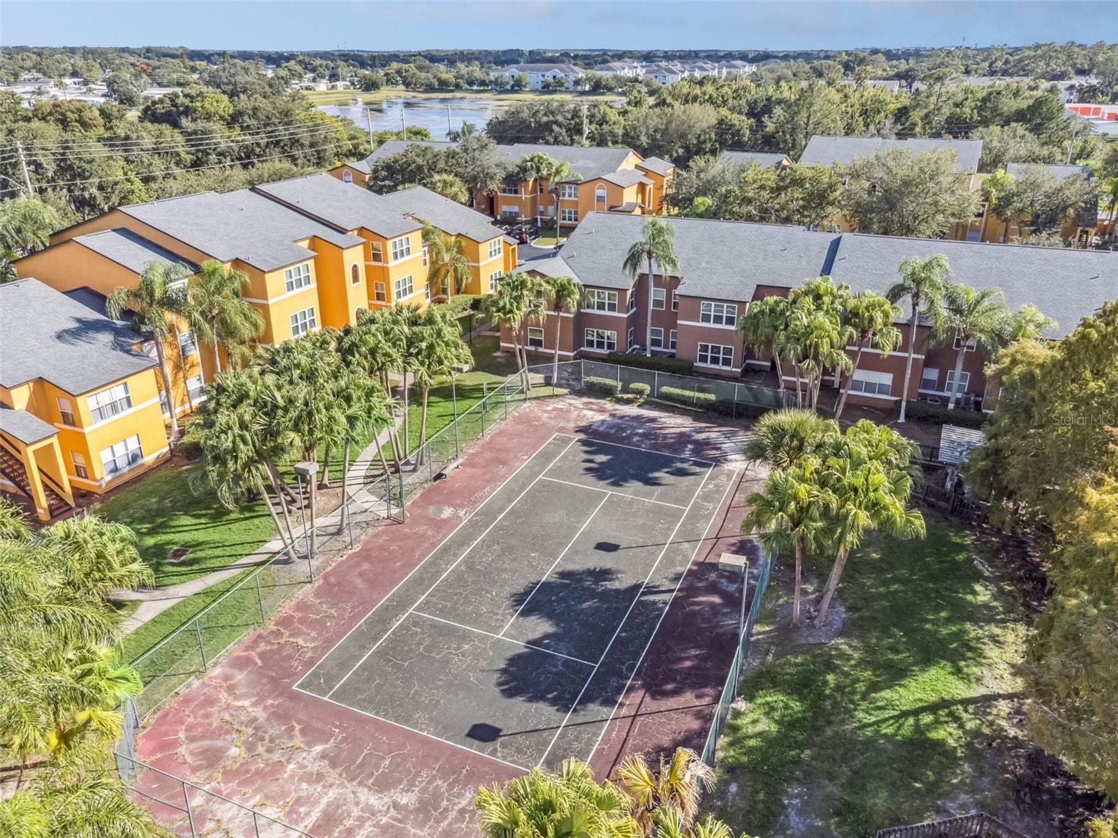 VENETIAN PLACE - Residential